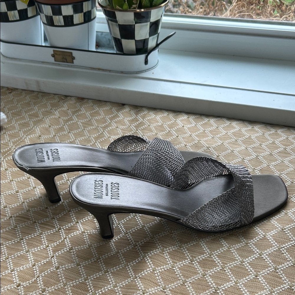 Mootsies Tootsies